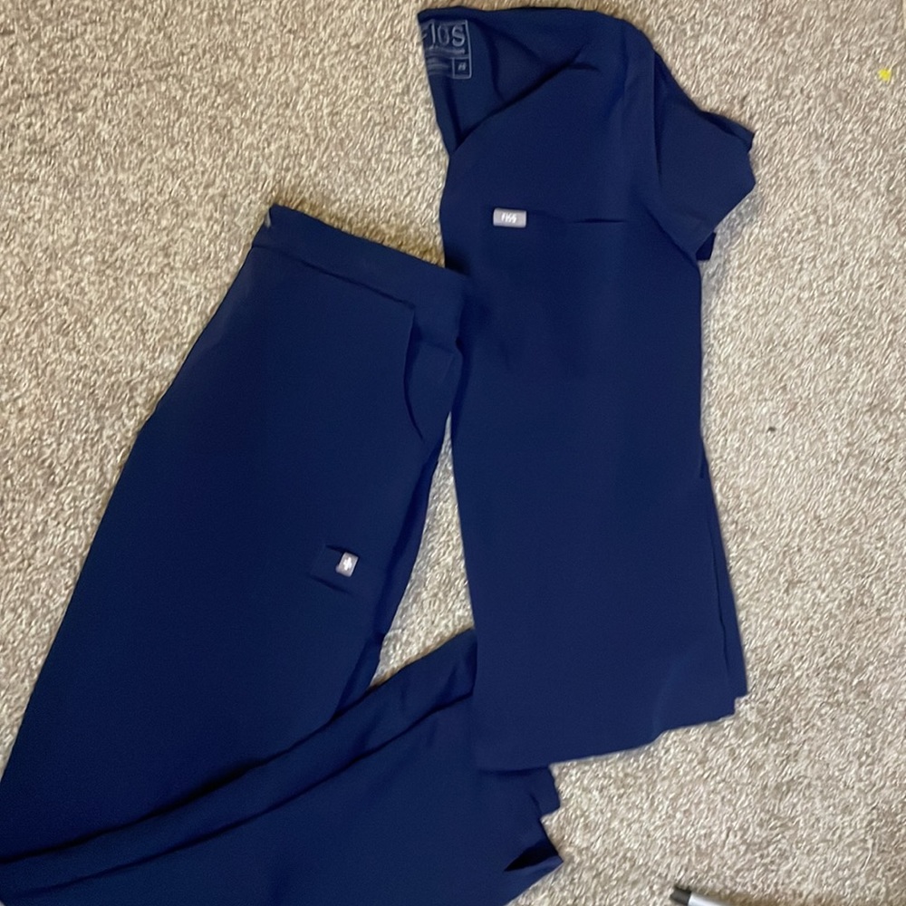 FIGS SET: YOLA SKINNY PANTS AND CATARINA TOP